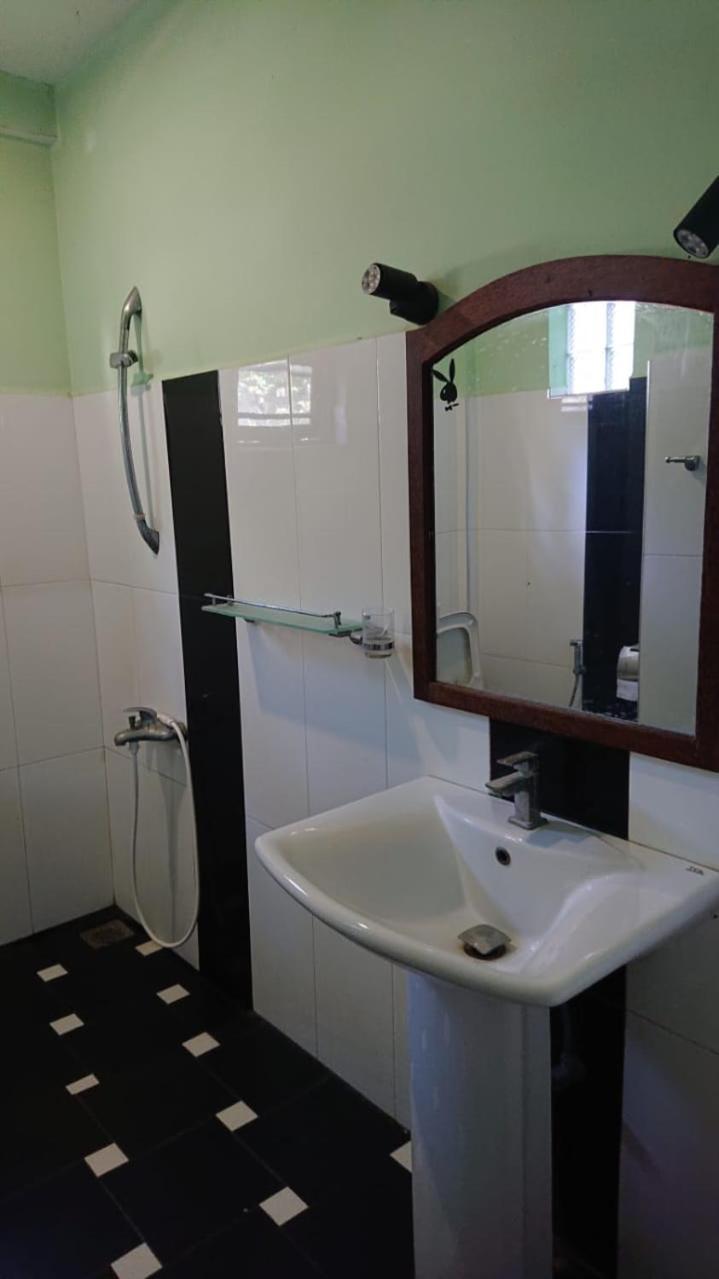 Leopard City Hostel Yala Tissamaharama Dış mekan fotoğraf